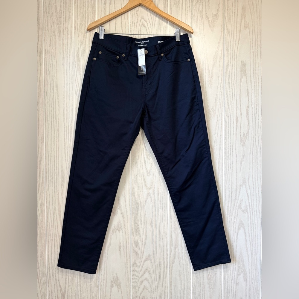 BANANA REPUBLIC Travel Pants Men's Size 32x30 True Navy Blue NWT
